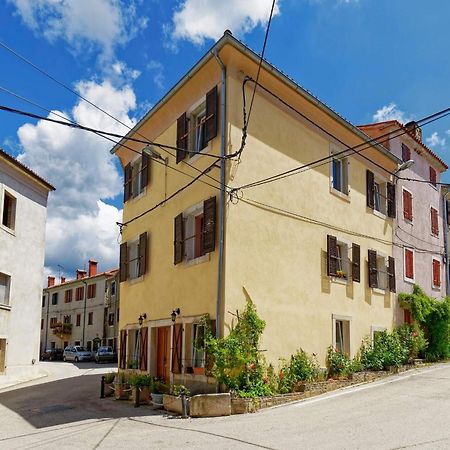Apartments Viola By Rent Istria Momjan Экстерьер фото