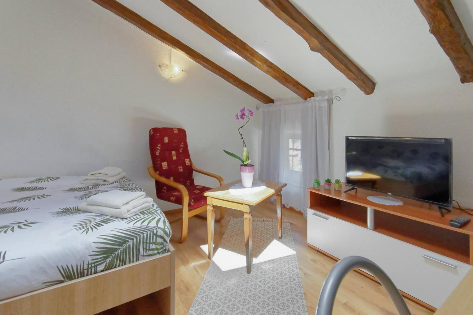 Apartments Viola By Rent Istria Momjan Экстерьер фото