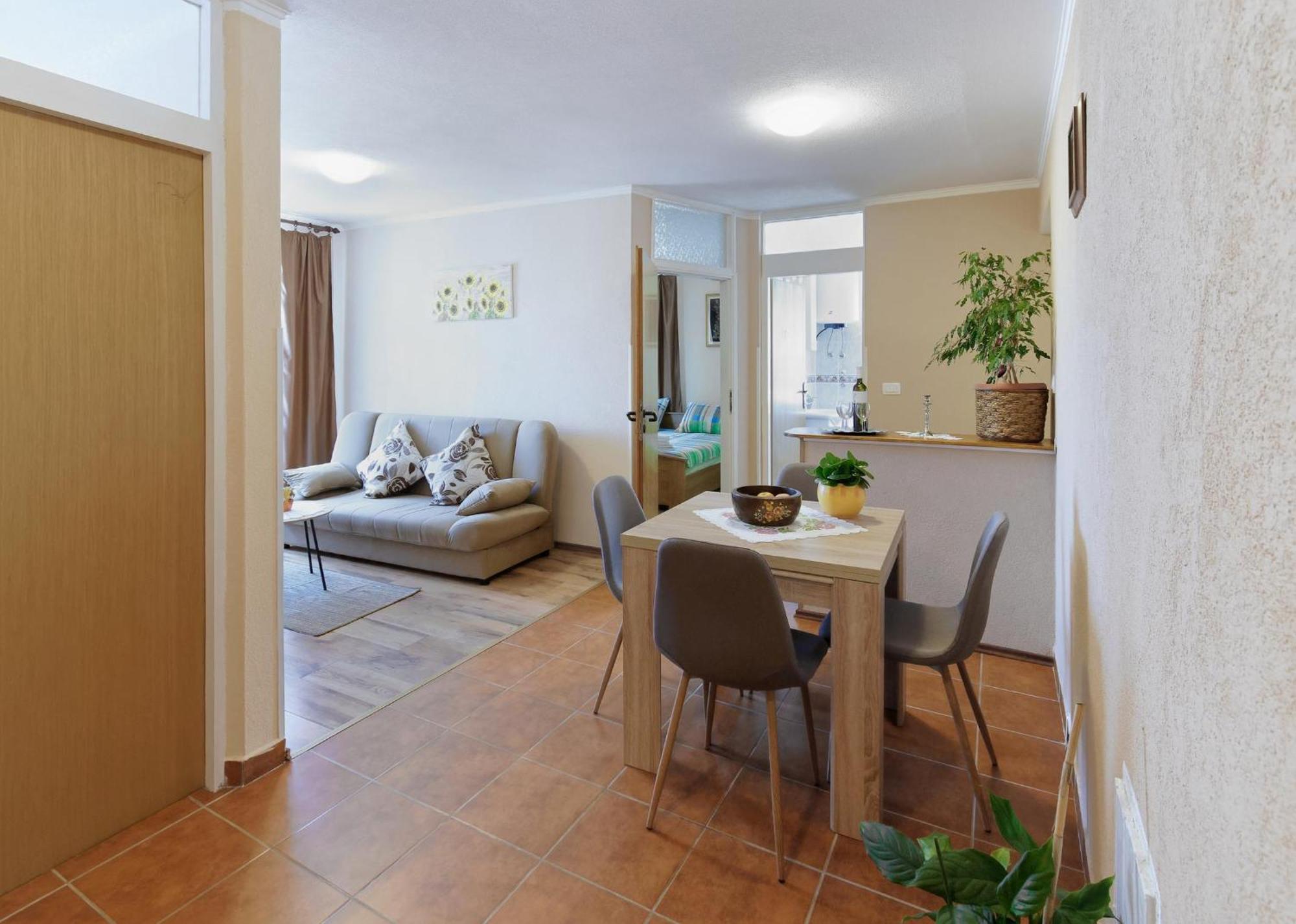 Apartments Viola By Rent Istria Momjan Экстерьер фото